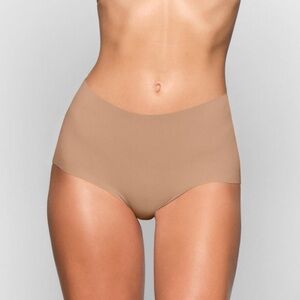 SKIMS Naked Boy Short